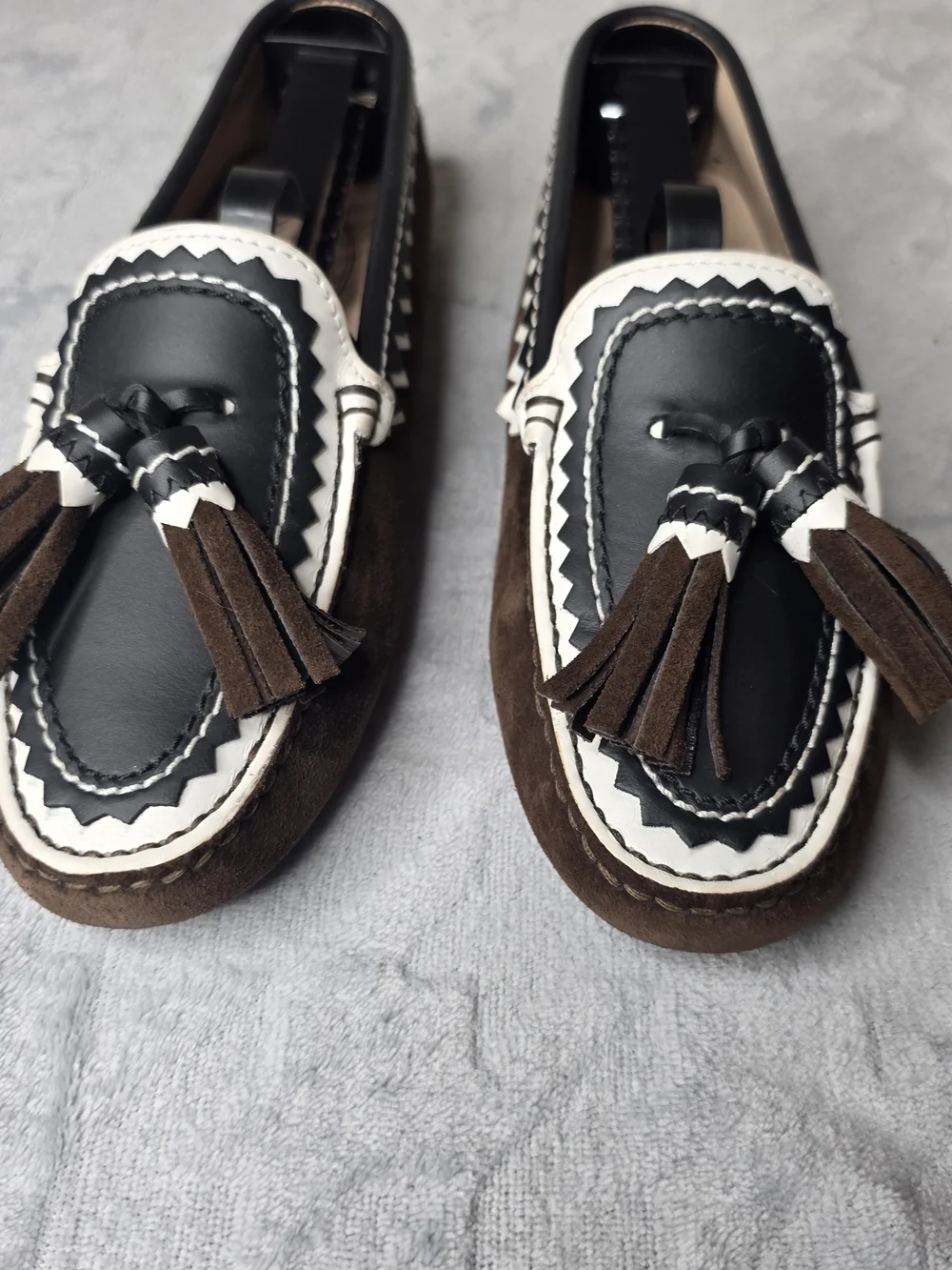 Tod's Brown Suede Loafers with Black Trim And Tassels. Womens Sz 36 ( US 6 ) - Picture 4 of 8